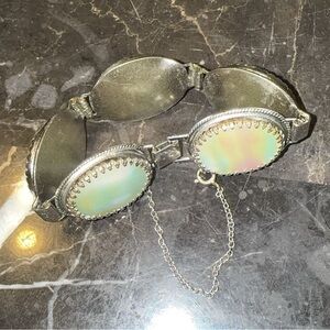 Vintage Whiting & Davis mother of pearl bracelet ✨